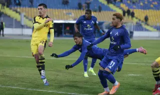 Левски без проблеми за успех над Ботев (Пд)