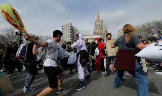 2 април: Светът в снимки