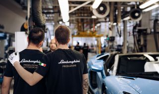Lamborghini също не произвежда достатъчно коли, но причината не е липсата на части