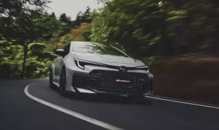 Най-наточената Corolla става още по-добра за шофиране