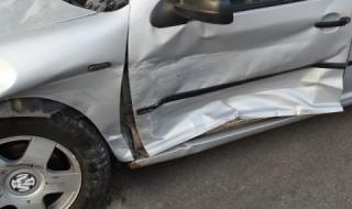 Шофьор потроши 4 паркирани коли в Пловдив и избяга