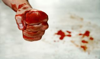 Двама братя помляха 69-годишния си съсед