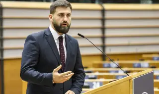 Андрей Новаков: Не може Европа да се превърне в бежанския лагер на цял свят