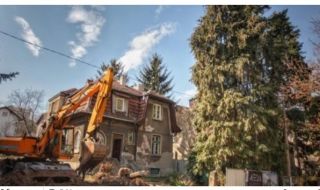 Събориха къщата на Димитър Димов в София (ВИДЕО)