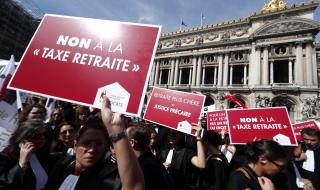 Париж се готви за три протеста