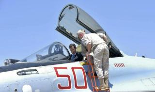 Сирийският президент се качи на руски Су-35