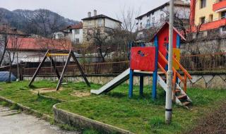 КРОС стартира кампания за набиране на средства за нова детска площадка