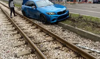 Отново катастрофа с луксозен автомобил в София