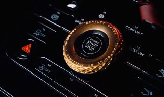Bentley добавя над 200 грама злато в интериора на най-специалния си модел