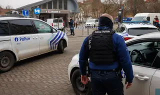 Дете загина, след като беше блъснато от полицейски микробус
