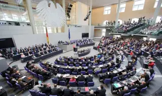 Bundestag discusses two proposals to ban Alternative for Germany 