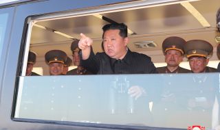 Северна Корея прати армията си срещу вируса