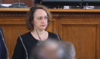 Анна Славова: Държавата да обезщети родителите на децата, за които няма места в детските градини