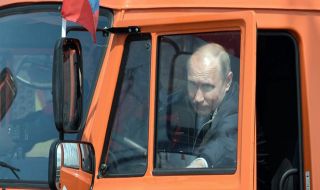Кремъл: Путин редовно кара различни коли - и конвенционални, и електромобили