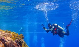 Вижте историята на първия наш водолаз с увредено зрение