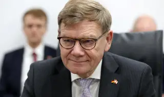 Германският външен министър проведе разговор с Ван И след отменено посещение