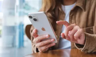 Неверен мъж съди Apple, след като жена му открива "изтрити съобщения" и иска развод
