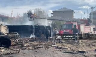 Седем загинали и 11 ранени при тежка верижна катастрофа в Източна Турция 