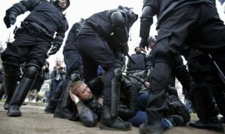 Над 1000 арестувани в Русия