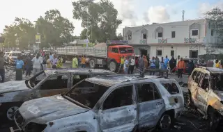 Най-малко 9 души са загинали след атентата срещу кафене в сомалийската столица 