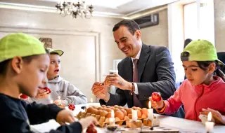 Васил Терзиев се включи в работилница за великденски яйца