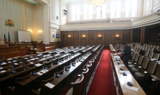 Равносметка: 16 депутати без законодателна инициатива