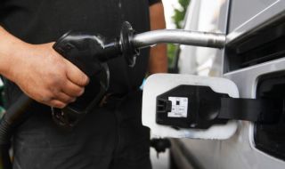 Лоша новина за шофьорите - без 25 ст. отстъпка за горивата от 1 юли