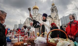 Руският патриарх с молитва за бърз край на войната в Украйна
