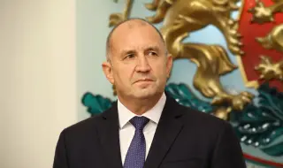 Слави Василев: Решението на президента да използва личния си автомобил е олицетворение на няколко политически реалности