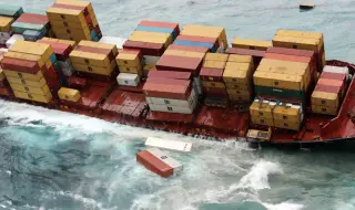 В Мраморно море е потънал товарен кораб, шестима души се издирват 