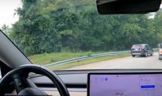 Защо все още не може да се вярва на автопилота на Tesla (ВИДЕО)
