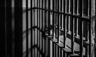 Кримигерой умря мистериозно в затвора