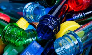 Призив към ЕК: Нека всички супермаркети, продаващи пластмасови бутилки, да инсталират машини за обратен прием