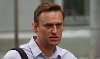 Полицаите счупили пръст на Навални