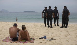 Човешки части изплуваха на плаж в Рио