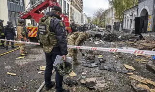 Одеса бе подложен на масирана руска атака. Украйна: Има сериозни разрушения
