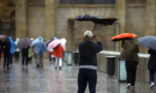 Реките преливат в Андалусия, евакуираните вече са 7 хиляди!