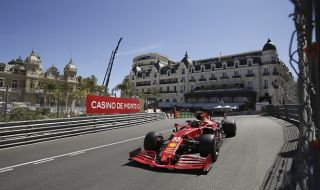 Ферари изумява в Монако