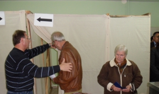 В Кърджали гласуват на студено