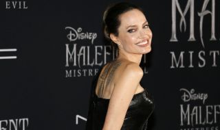 Анджелина Джоли работи под прикритие за службите?