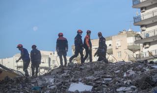 Край на спасителните операции в Измир