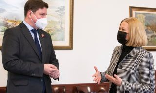Йорданова се срещна с посланик Роб Диксън