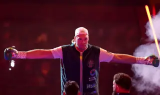 Исторически сблъсък на хоризонта: Тайсън Фюри и Антъни Джошуа подписаха договор за мегасблъсък