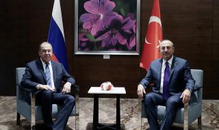 Русия и Турция ще умуват заедно за морски коридор за износ от Украйна