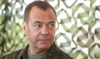 Медведев предупреди Запада: Не си играйте със самолетчета в пясъчника си!