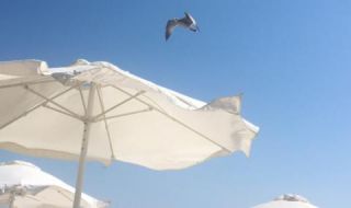 Гръцките курорти опустяха заради новите мерки