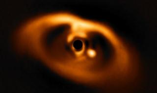 Астрономи за пръв път заснеха раждането на планета