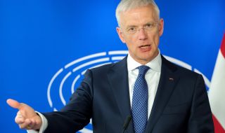 Министър-председателят на Латвия подаде оставка