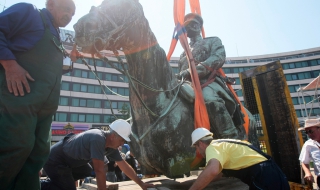 Българите реставрират професионално Паметника на Цар Освободител