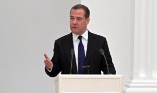 Медведев: Русия може да поиска пълна капитулация на Украйна